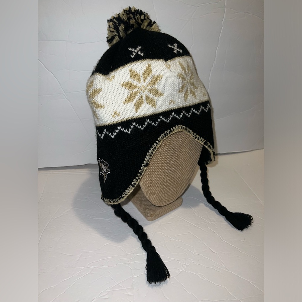 Pittsburgh Penguins Tassel Beanie